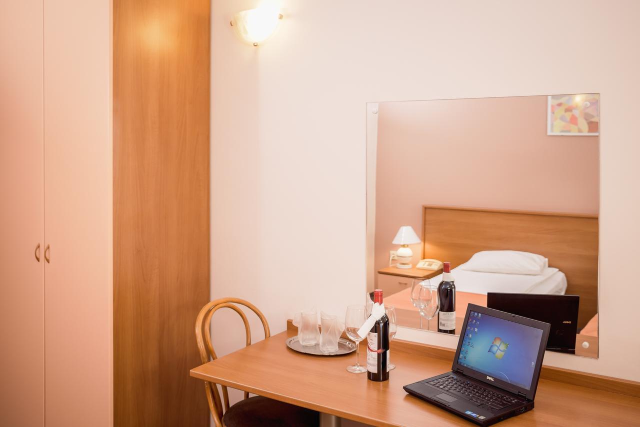 Hotel Reghina Timisoara Luaran gambar
