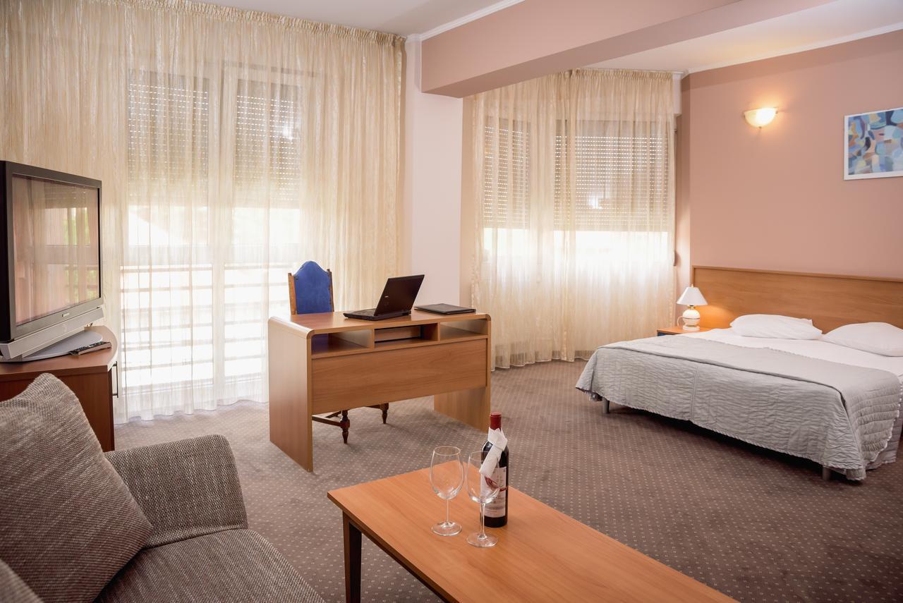 Hotel Reghina Timisoara Luaran gambar