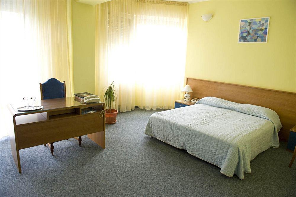 Hotel Reghina Timisoara Luaran gambar